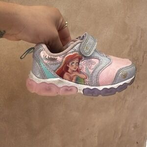Disney Toddler Girls Ariel the Little Mermaid Light Up Laceless Shoes Size 6